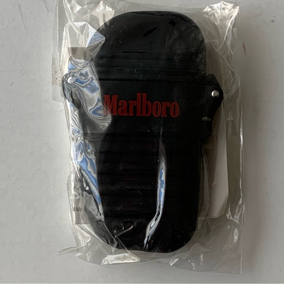 Marlboro Other - Black Marlboro side press release promo lighter